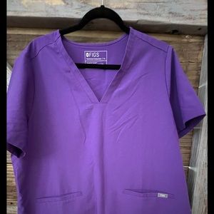 Figs Casma 3 pocket scrub top. Ultra violet sz XL New without tags